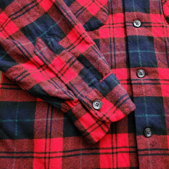 Pendleton 100% wool red and black long sleeve flannel top with pockets - Picture 7 of 11